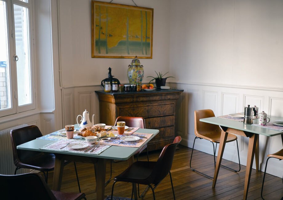 La vie à Une Chambre Perchée : immersion dans une maison d’hôtes nantaise