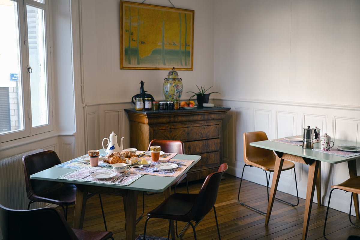 La vie à Une Chambre Perchée : immersion dans une maison d’hôtes nantaise